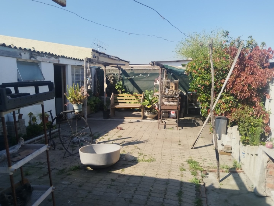  Bedroom Property for Sale in Bishop Lavis Western Cape